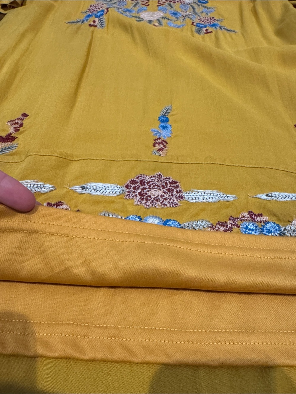 **NWT** entro Embroidered Flutter-Sleeve Dress - - Picture 5 of 5